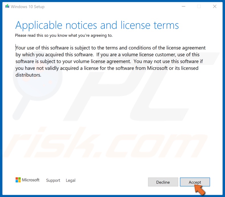 Accept the Windows 10 license agreement and click Next